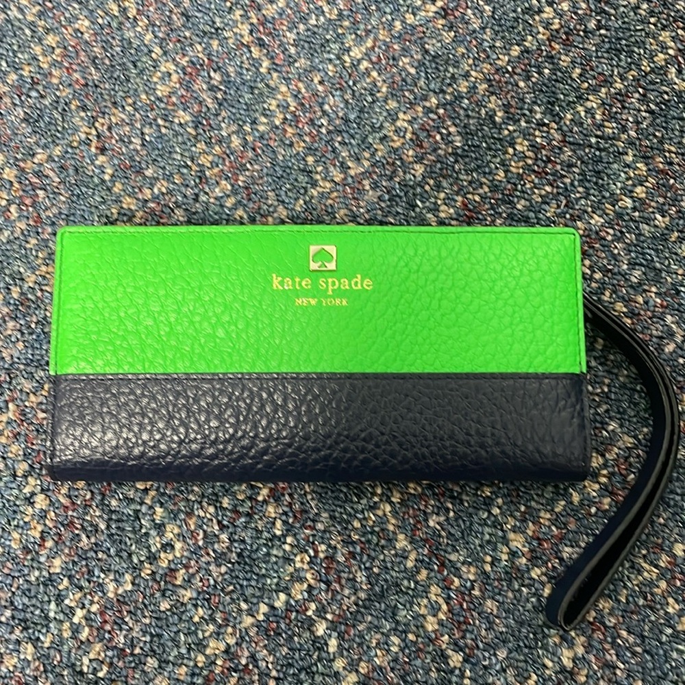 Kate Spade Green two tone wallet NWT